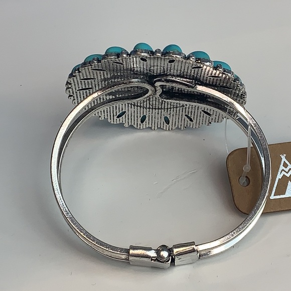 Boho Western Style Squash Blossom Hinge Bracelet - Picture 7 of 7